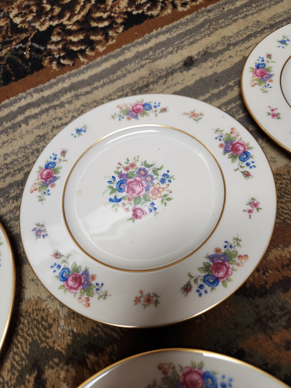 Lenox 6 White Dessert Plate with Pink & Blue Floral Bouquet and Gold Trim - Picture 6 of 15